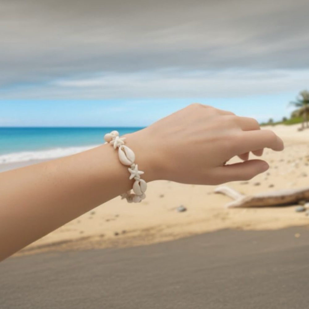 🛍️BUNDLE ONLY ITEM🛍️ Shell Bracelet with Starfish Accents - Picture 3 of 6